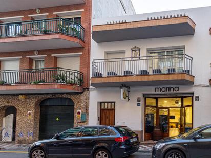 Vista exterior de Casa o xalet en venda en Pineda de Mar amb Jardí privat, Terrassa i Balcó