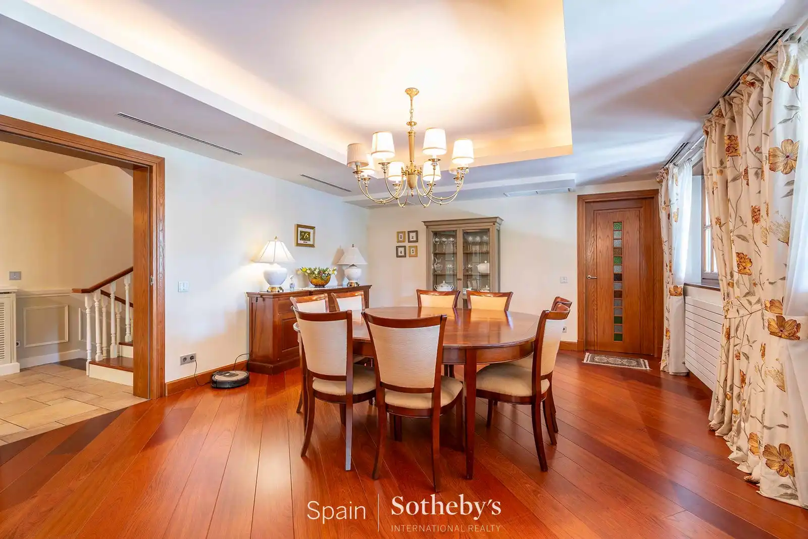 Comedor de Casa o chalet en venta en Madrid con Aire acondicionado, Calefacción y Jardín privado