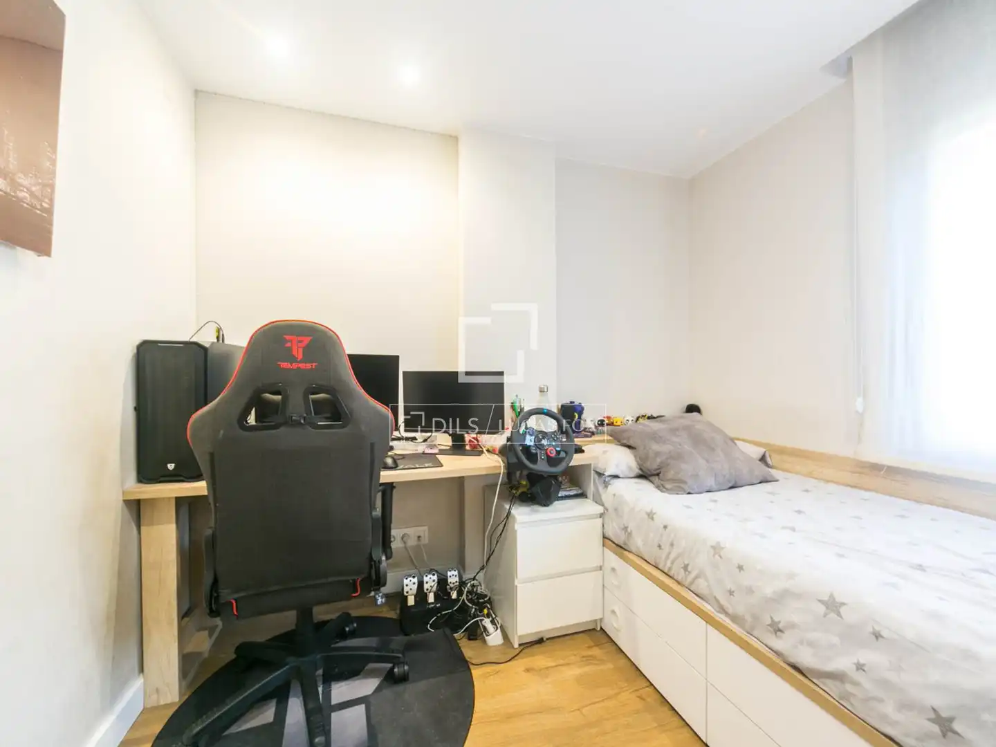 Bedroom of Flat for sale in Sant Cugat del Vallès  with Air Conditioner, Heating and Terrace