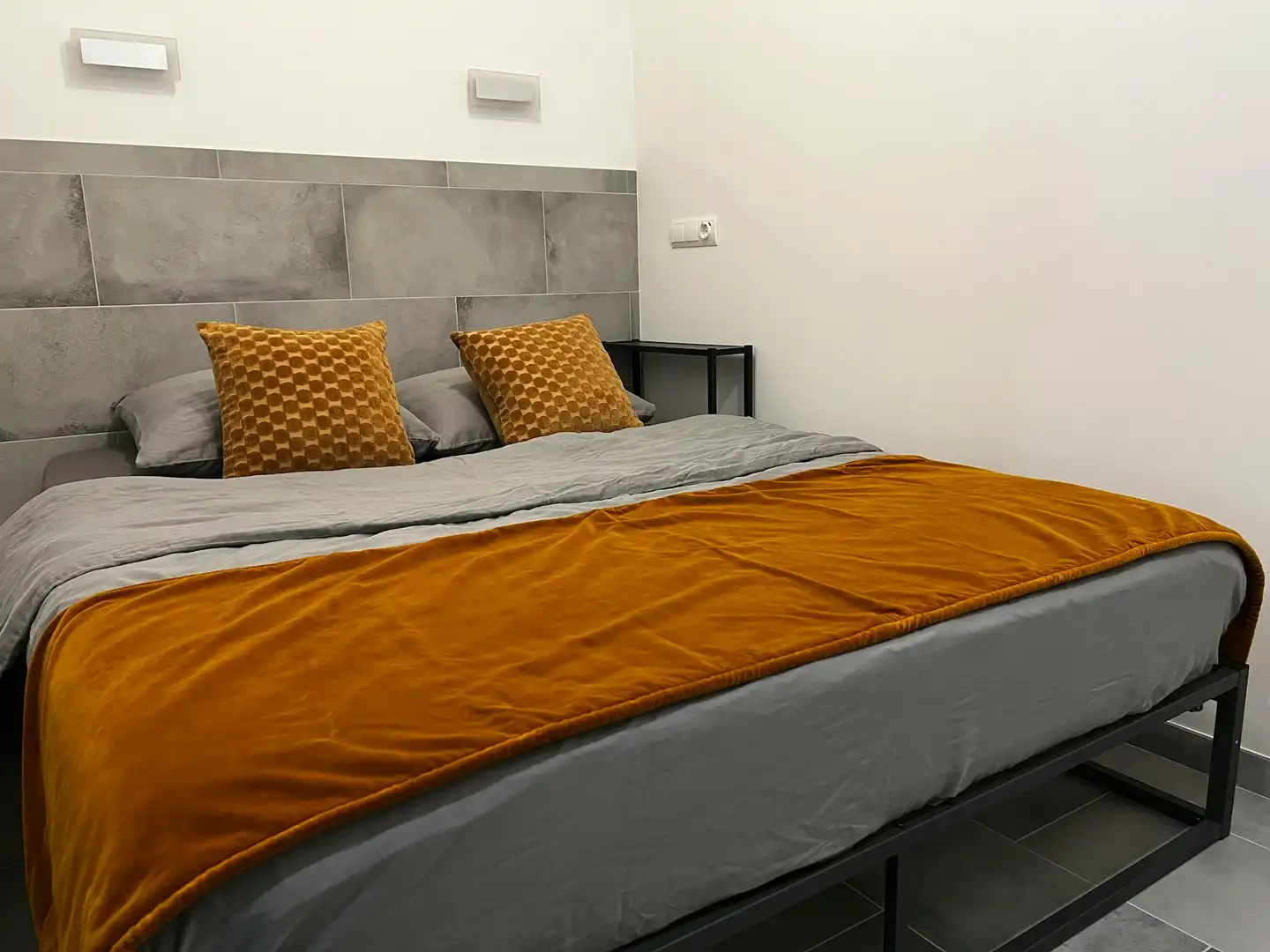 Bedroom of Flat for rent in Valencia  with Air Conditioner, Heating and Furnished