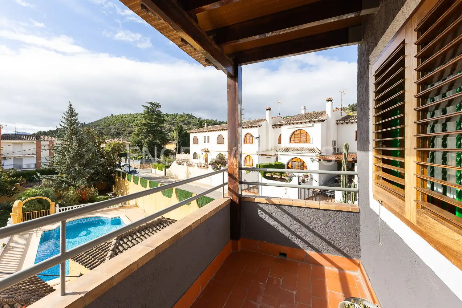 Vista exterior de Casa adosada en venta en Viver con Calefacción, Terraza y Amueblado