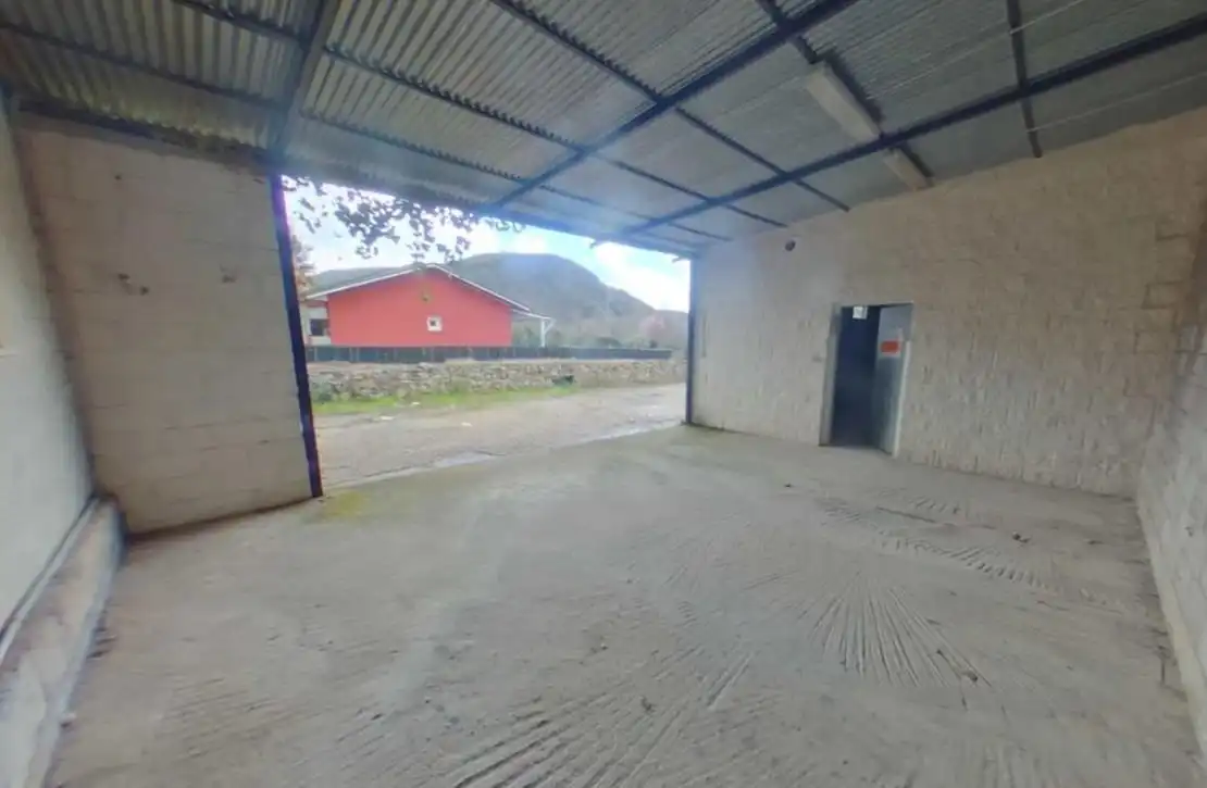 Vista exterior de Finca rústica en venda en La Pola de Gordón  amb Calefacció i Jardí privat