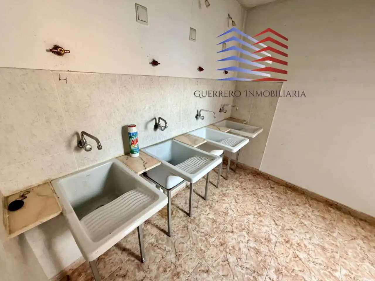 Exterior view of Apartments for rent in Ourense Capital   with Heating, Parquet flooring and Storage room