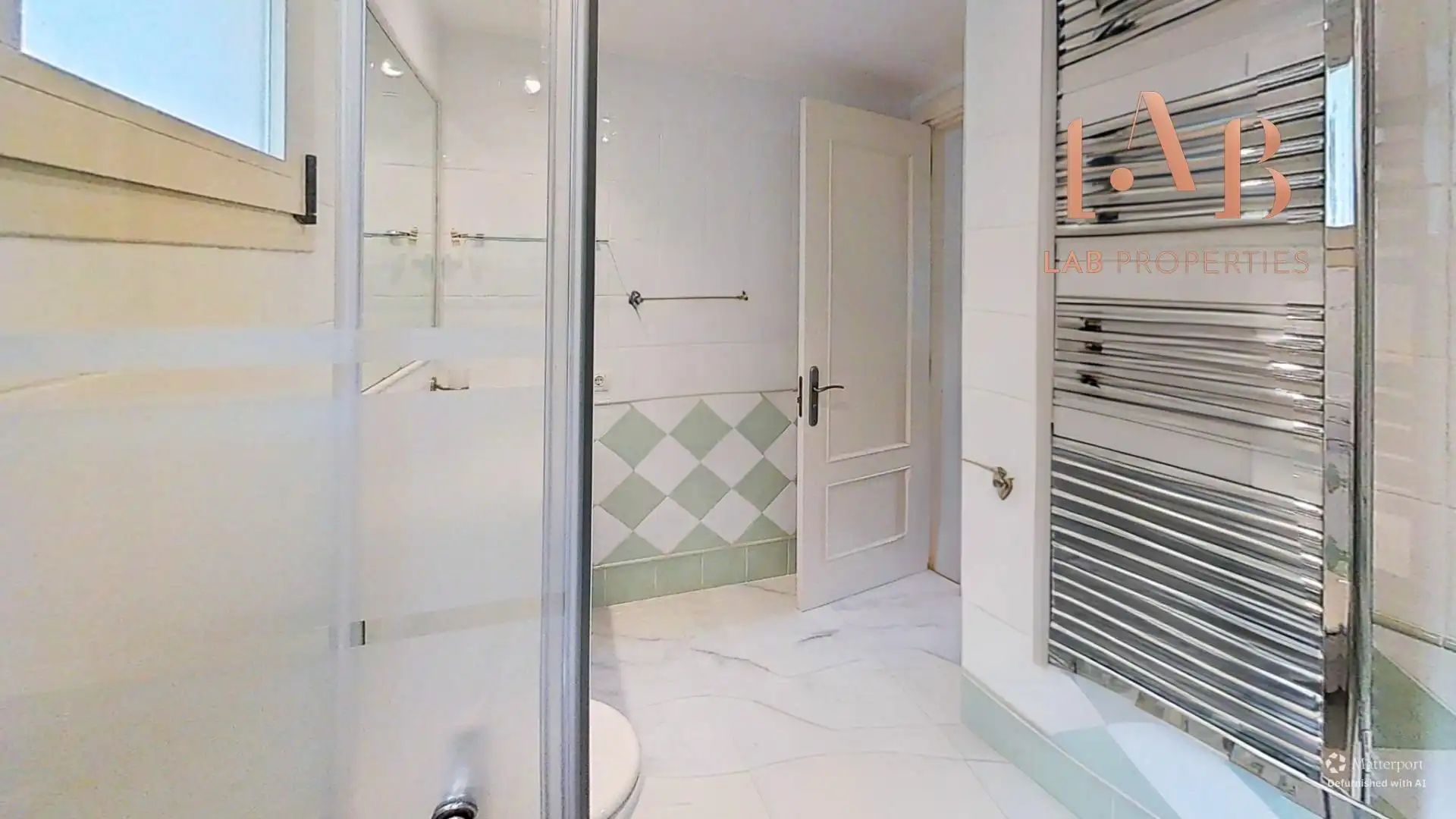 Badezimmer von Dachboden zur Miete in Andratx mit Klimaanlage, Heizung und Privatgarten
