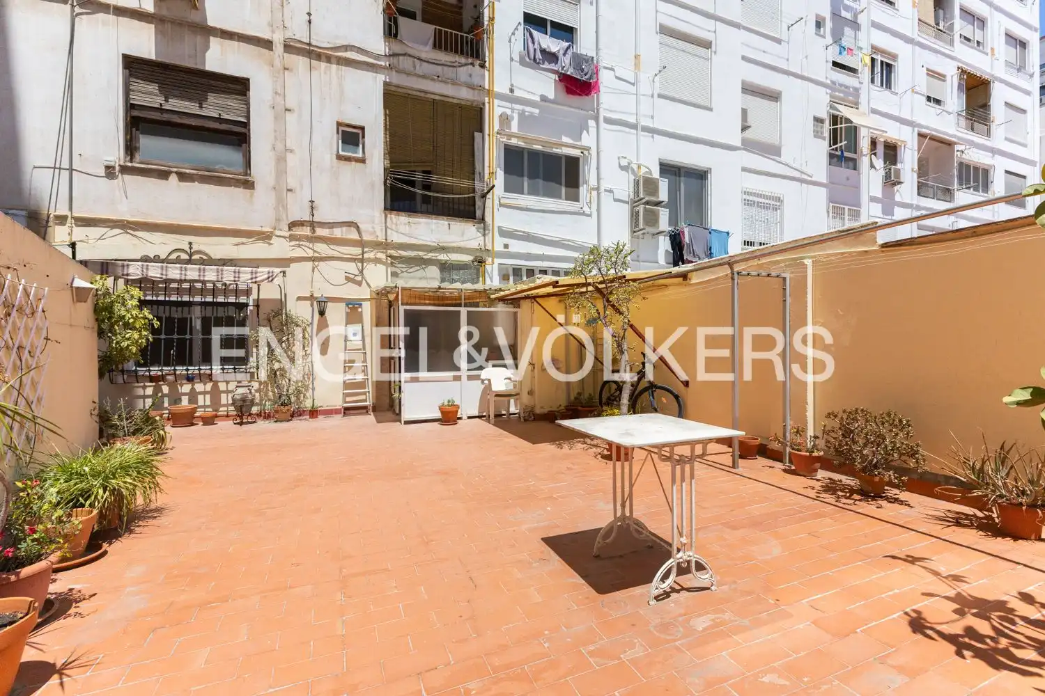 Terrassa de Pis en venda en Valencia amb Aire condicionat, Calefacció i Jardí privat