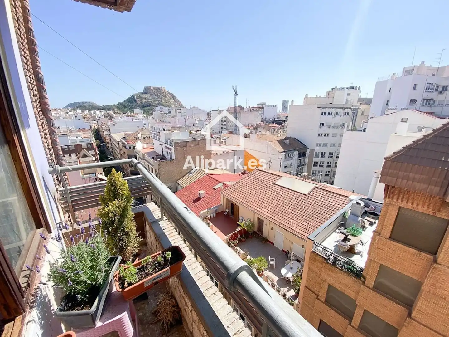 Vista exterior de Piso en venta en Alicante / Alacant con Aire acondicionado, Terraza y Balcón