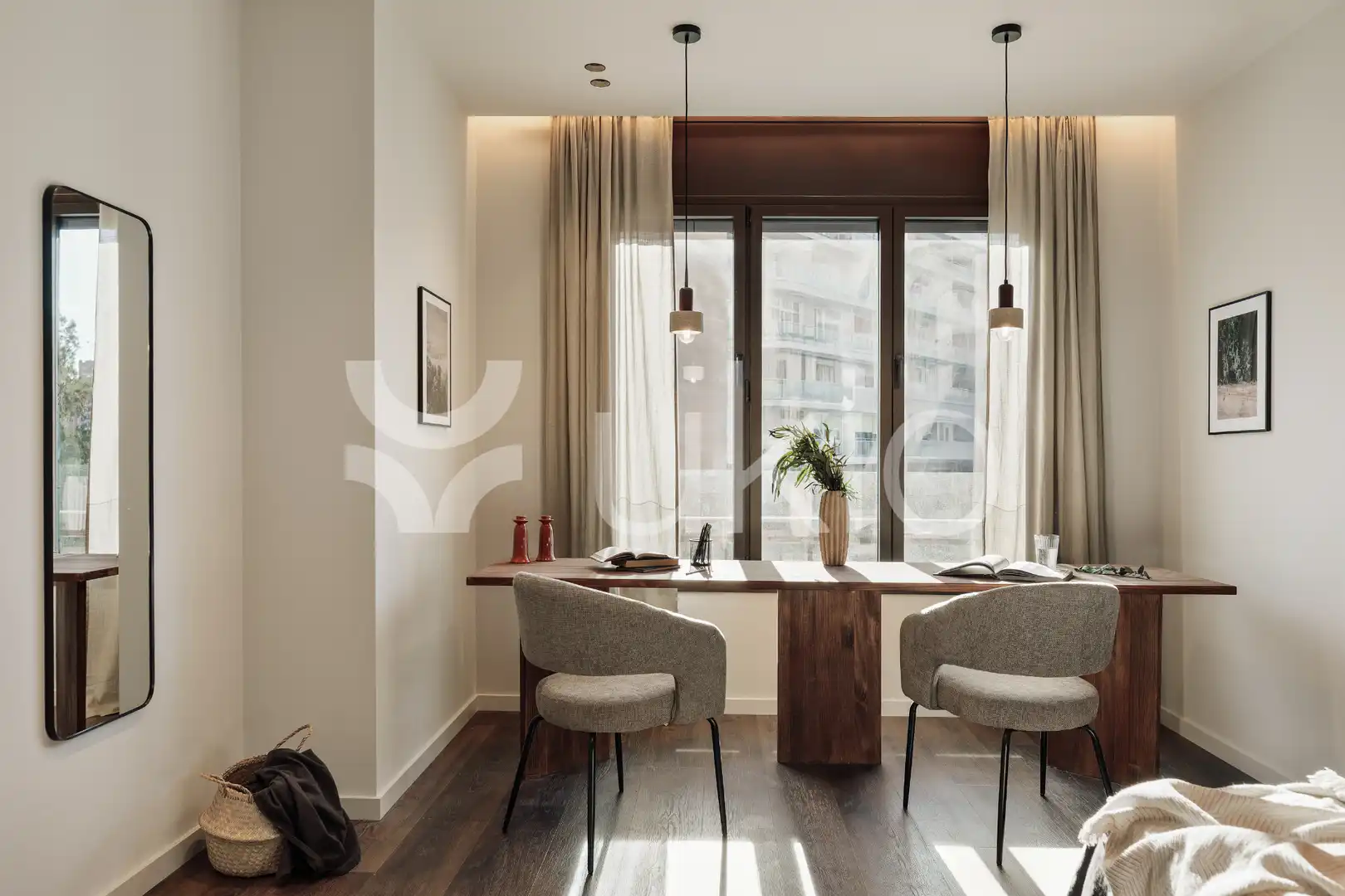 Menjador de Apartament de lloguer en Barcelona amb Aire condicionat, Calefacció i Moblat