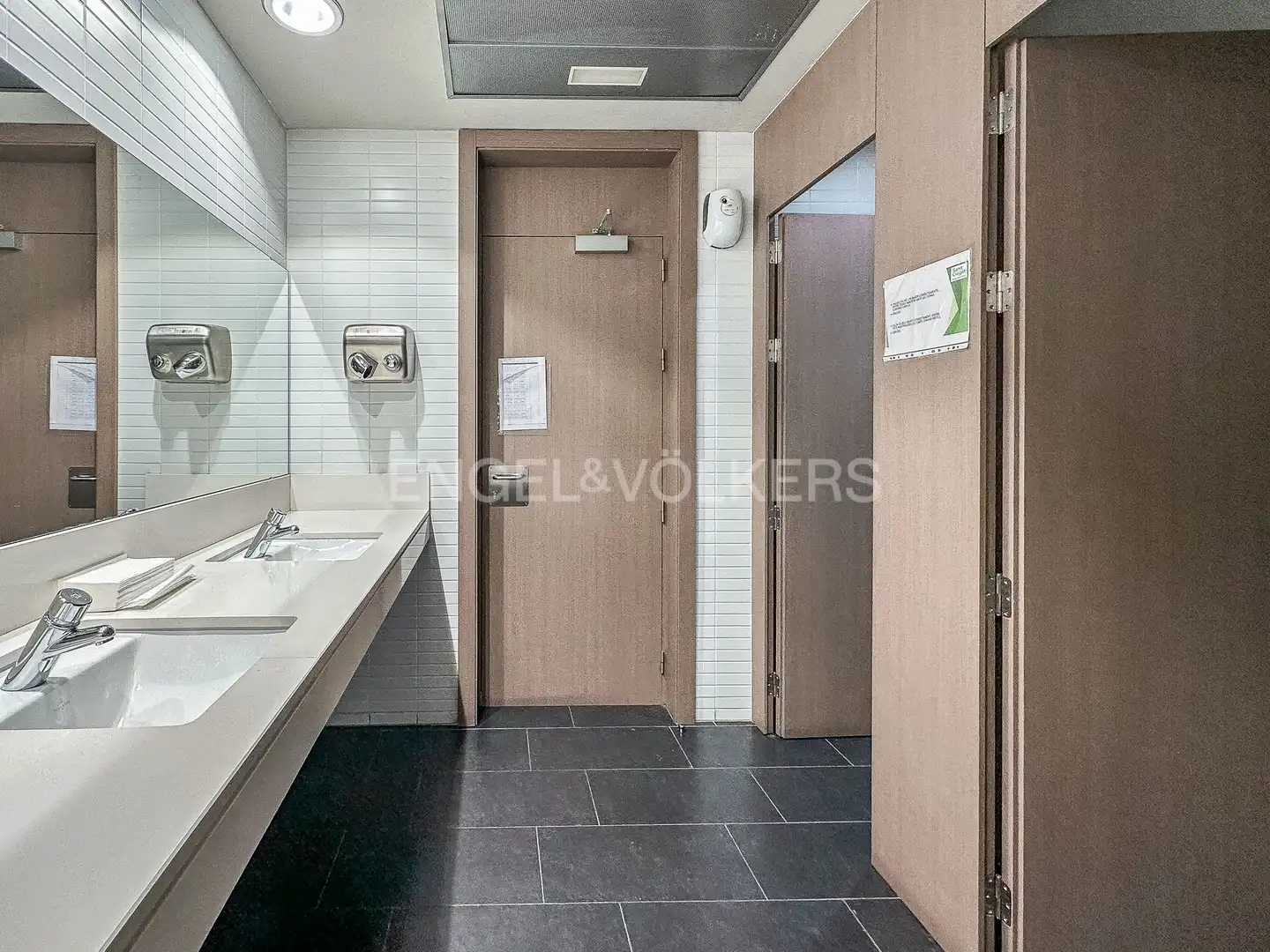Badezimmer von Gebäude zum Verkauf in Sant Cugat del Vallès