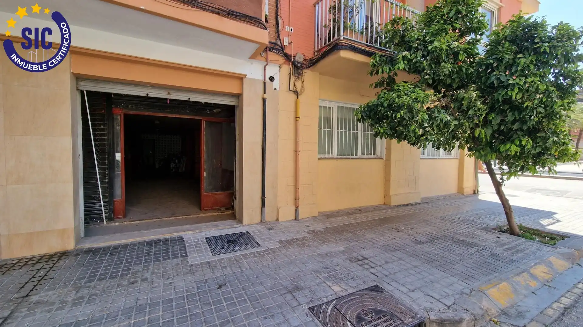 Exterior view of Commercial properties for sale in Valencia