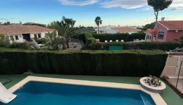 Vista exterior de Casa o xalet en venda en Benidorm amb Aire condicionat, Terrassa i Traster