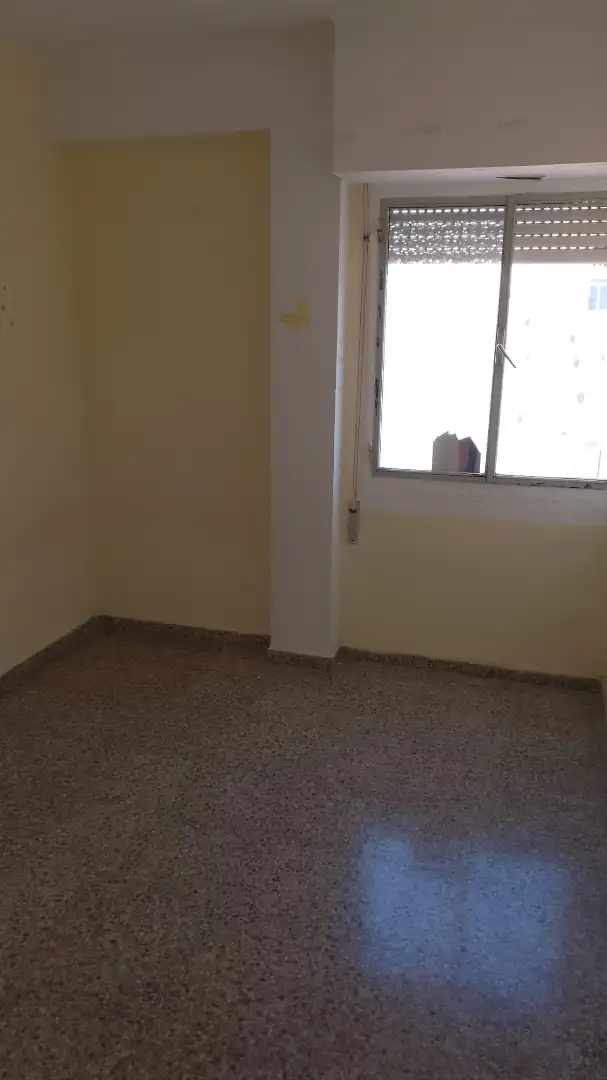 Habitación de Piso en venta en Valencia con Balcón
