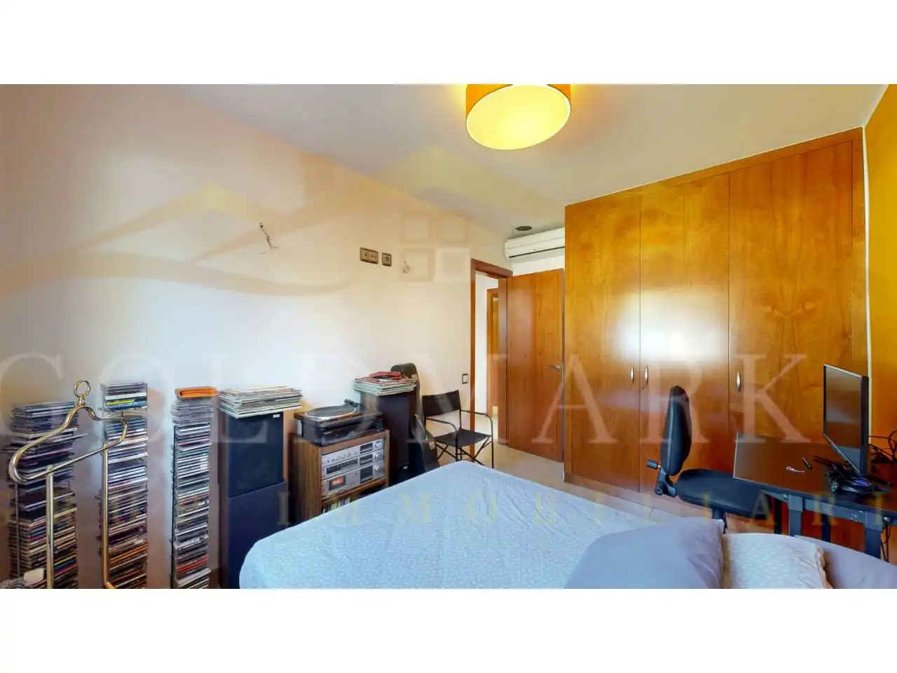 Dormitori de Casa o xalet en venda en Sabadell amb Aire condicionat, Jardí privat i Terrassa
