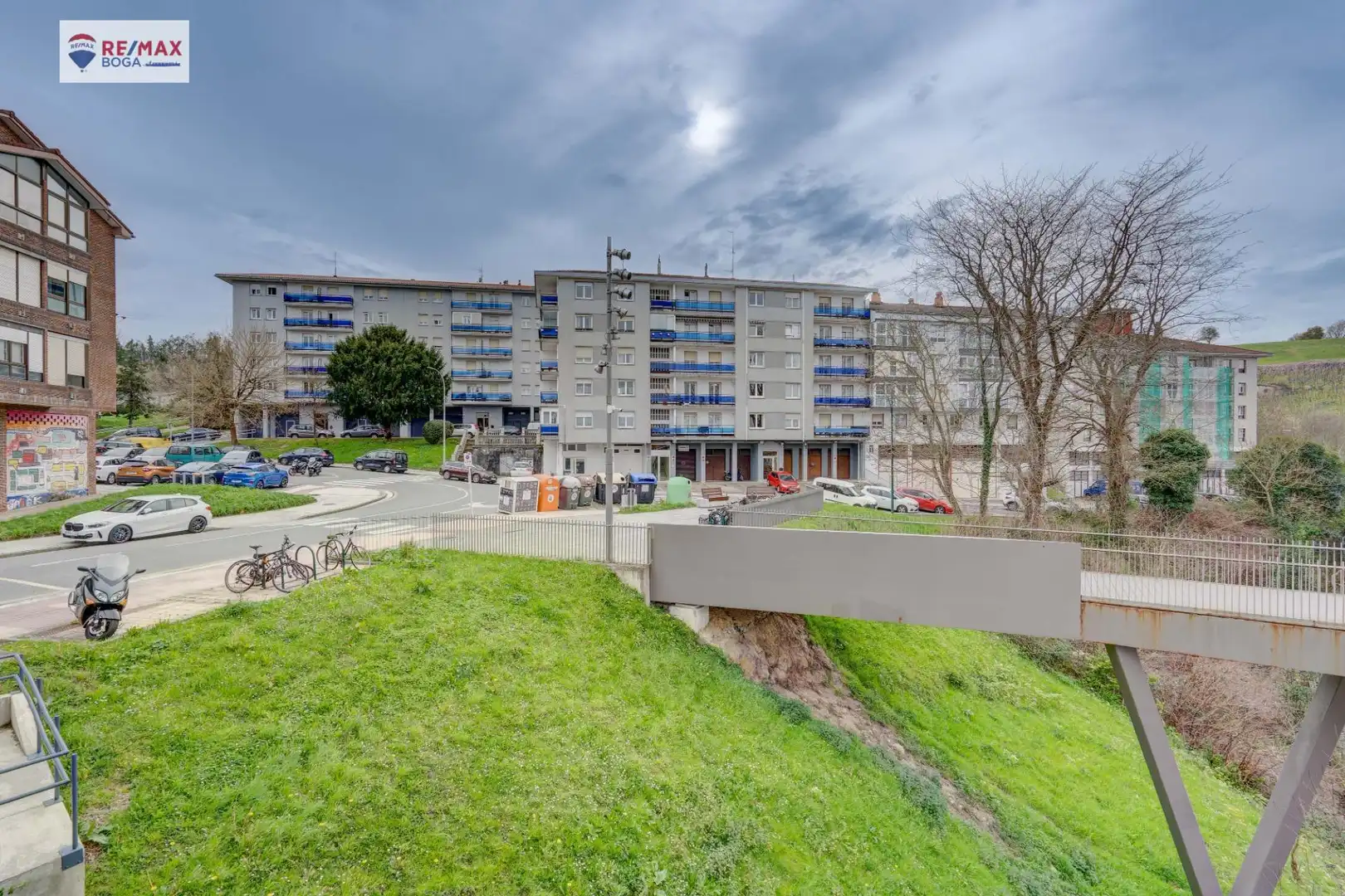 Außenansicht von Wohnung zum Verkauf in Zarautz mit Privatgarten