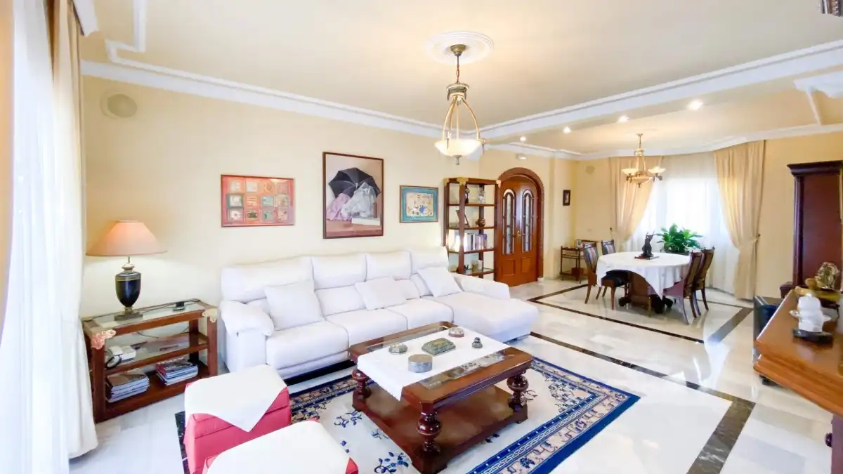 Sala de estar de Casa o chalet en venta en Mijas con Calefacción, Jardín privado y Terraza