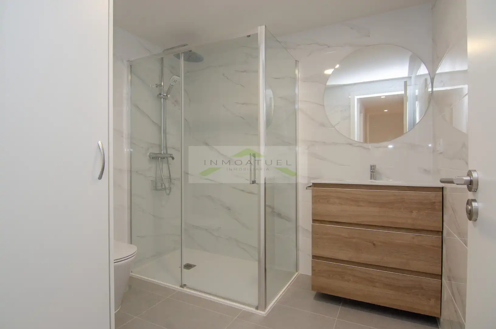 Baño de Piso de alquiler en A Coruña Capital  con Calefacción, Amueblado y Horno