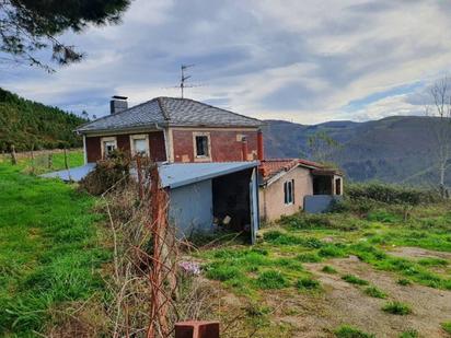 Vista exterior de Casa o xalet en venda en Valdés - Luarca