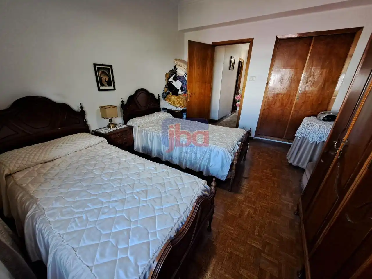 Dormitori de Pis en venda en Ourense Capital  amb Calefacció, Parquet i Terrassa