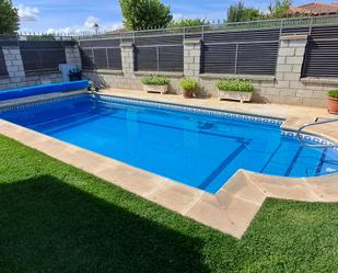 Piscina de Casa o xalet en venda en Labajos amb Calefacció, Jardí privat i Piscina