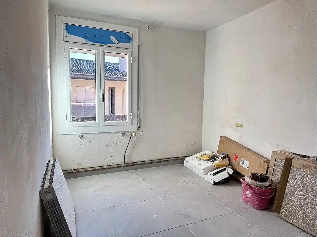 Bedroom of Flat for sale in Sant Joan Les Fonts  with Heating, Storage room and Balcony
