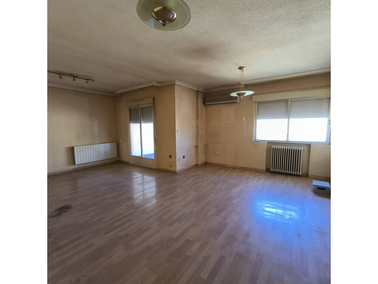 Living room of Flat for sale in  Albacete Capital  with Heating and Balcony