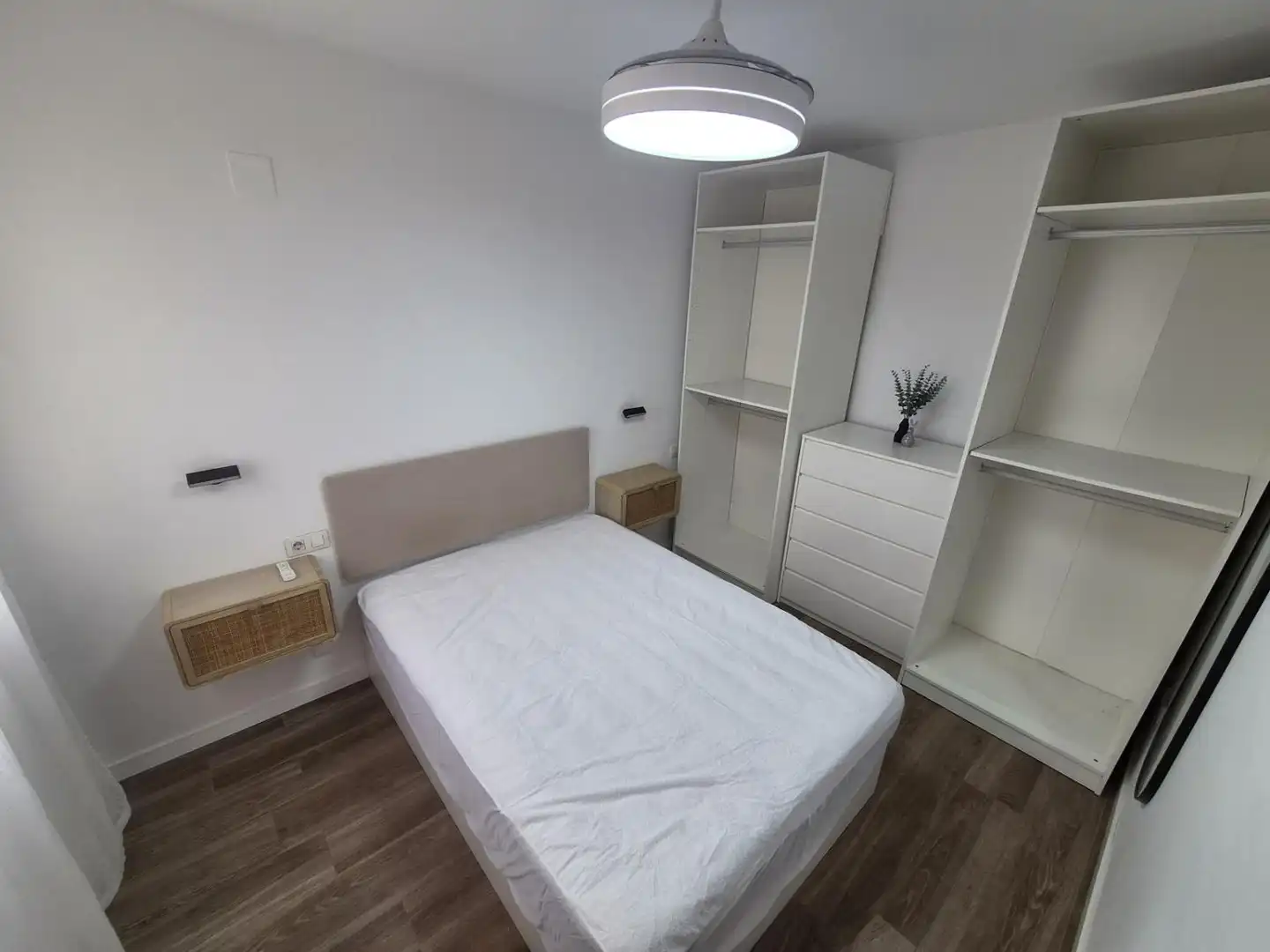 Schlafzimmer von Dachboden zur Miete in Almazora / Almassora mit Klimaanlage, Heizung und Terrasse