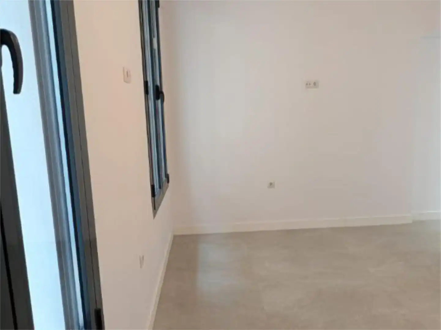Wohnung zum Verkauf in  Sevilla Capital mit Klimaanlage, Schwimmbad und Balkon