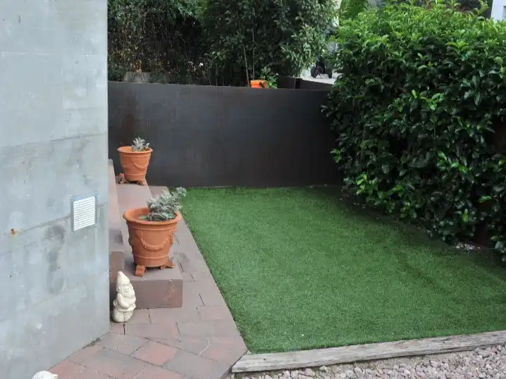 Casa aparellada amb jardí en venda a Carrer Marroc 54, imagen 3