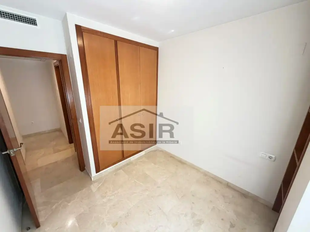 Wohnung zur Miete in Calle Cardenal Vera, Sants Patrons