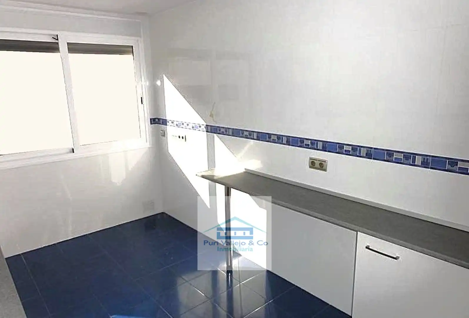 Kitchen of Flat for rent in Córdoba  with Air Conditioner, Terrace and Storage room