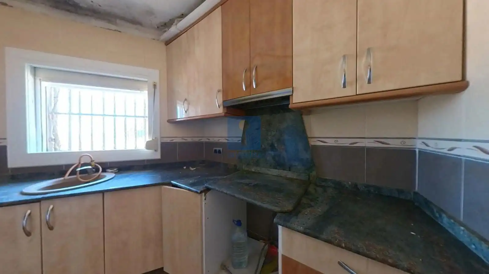 Cuina de Casa o xalet en venda en Sant Vicenç Dels Horts amb Calefacció, Terrassa i Traster