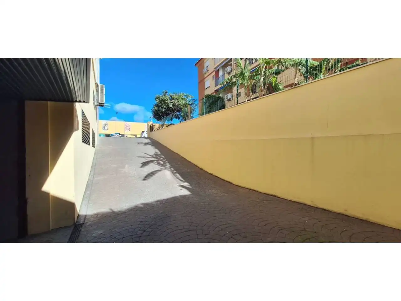 Vista exterior de Garaje en venta en Rincón de la Victoria
