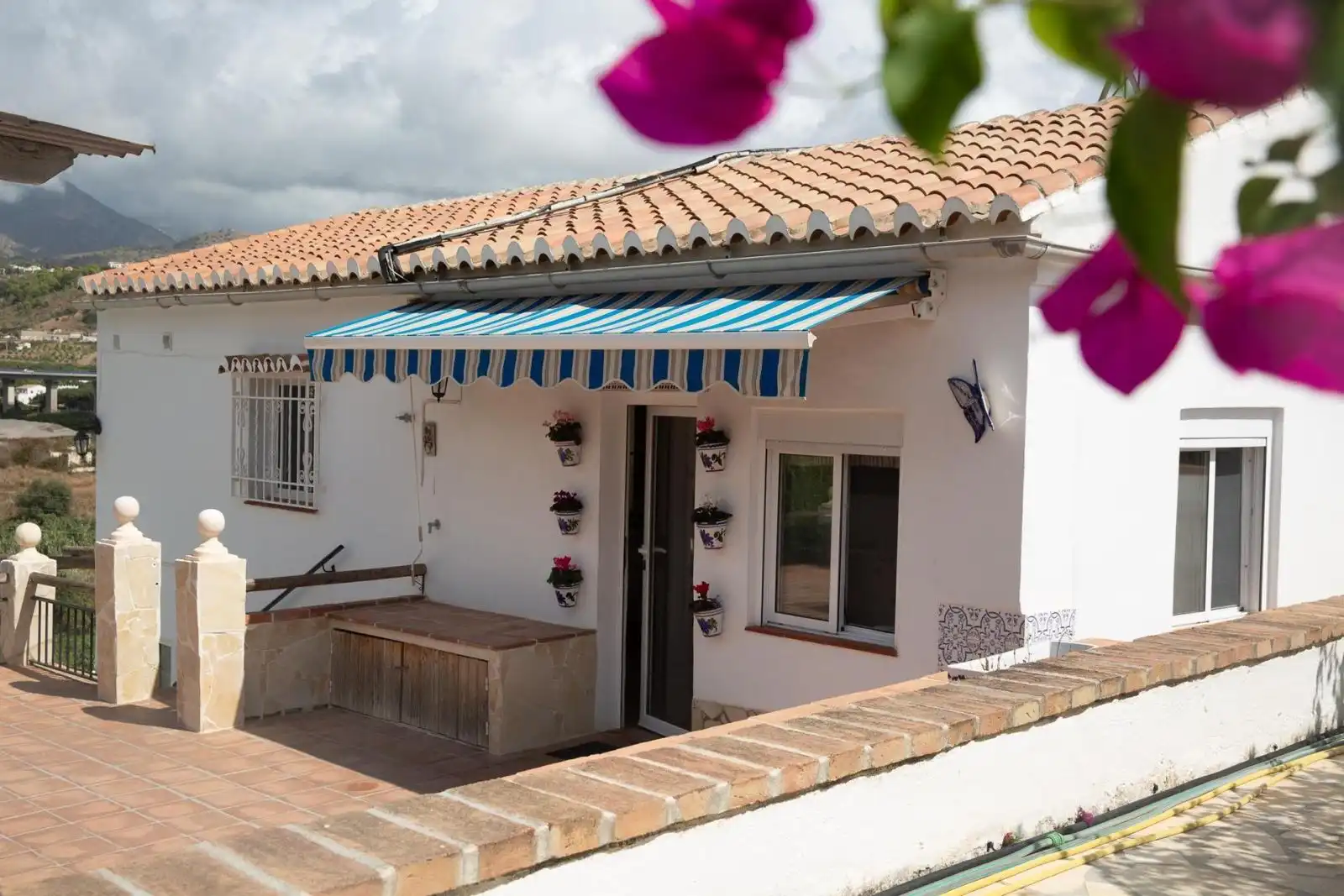 Vista exterior de Casa o chalet en venta en Nerja con Aire acondicionado, Jardín privado y Terraza