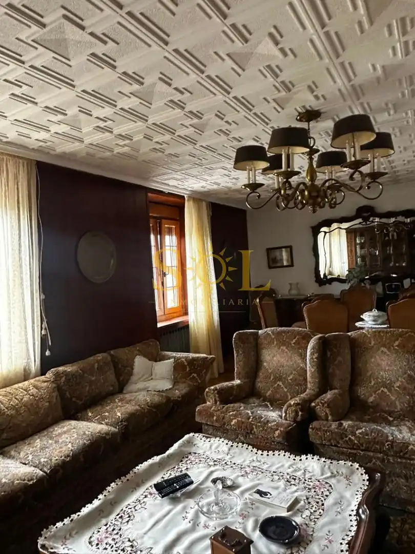Sala de estar de Casa o chalet en venta en Cabrillanes con Calefacción y Jardín privado