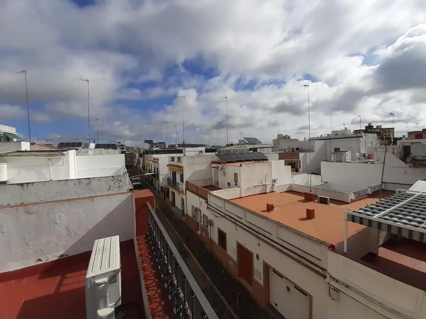 Exterior view of Houses for sale in Sevilla  with Air Conditioner