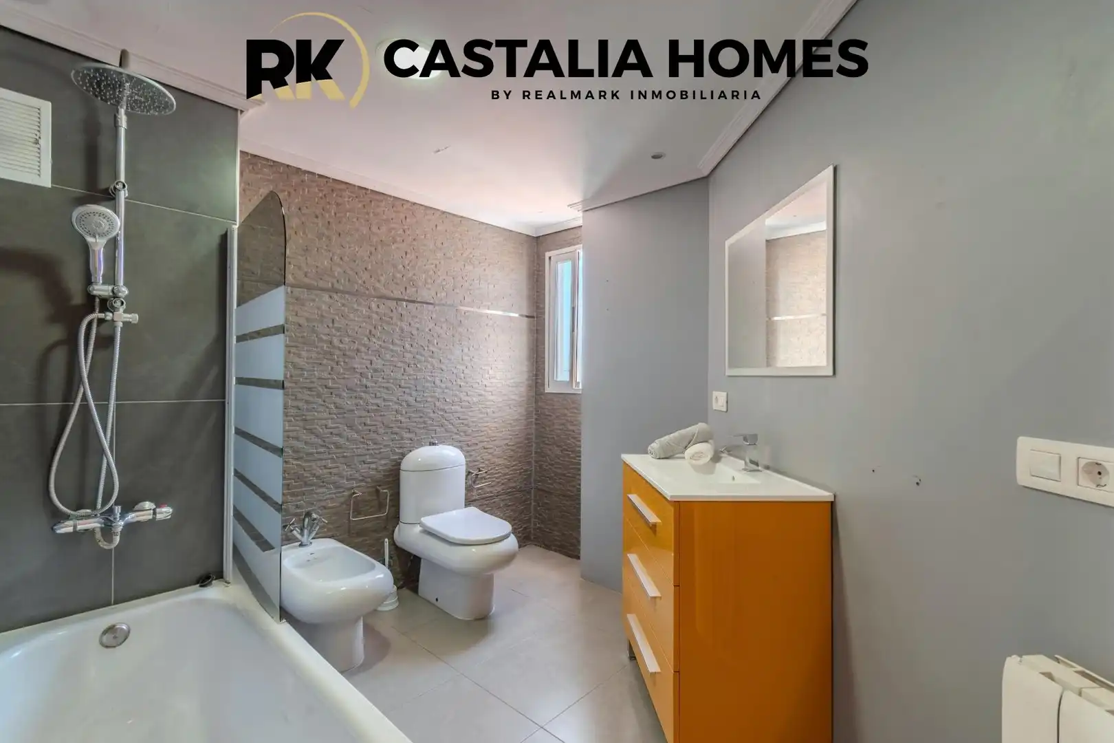 Baño de Ático en venta en Burriana / Borriana con Calefacción, Terraza y Horno