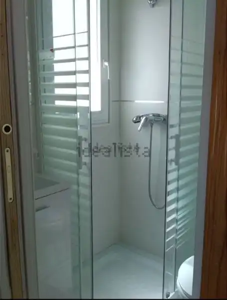 Badezimmer von Dachboden zur Miete in Granada mit Klimaanlage, Heizung und Terrasse