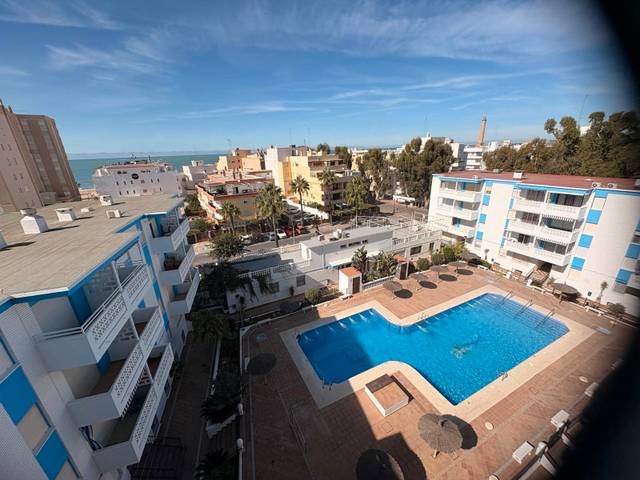 Piso en Alquiler en Avenida de Sevilla en Playa de la Regla