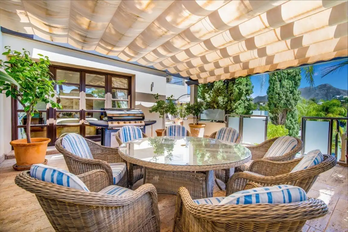 Chalet con piscina en venta en La Quinta, imagen 5