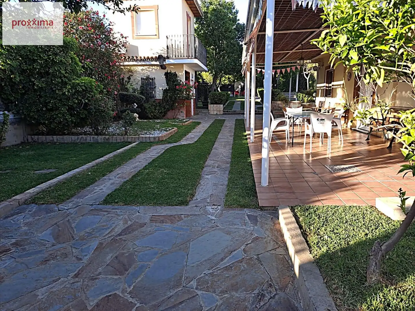 Jardí de Casa o xalet en venda en Dos Hermanas amb Aire condicionat, Jardí privat i Terrassa