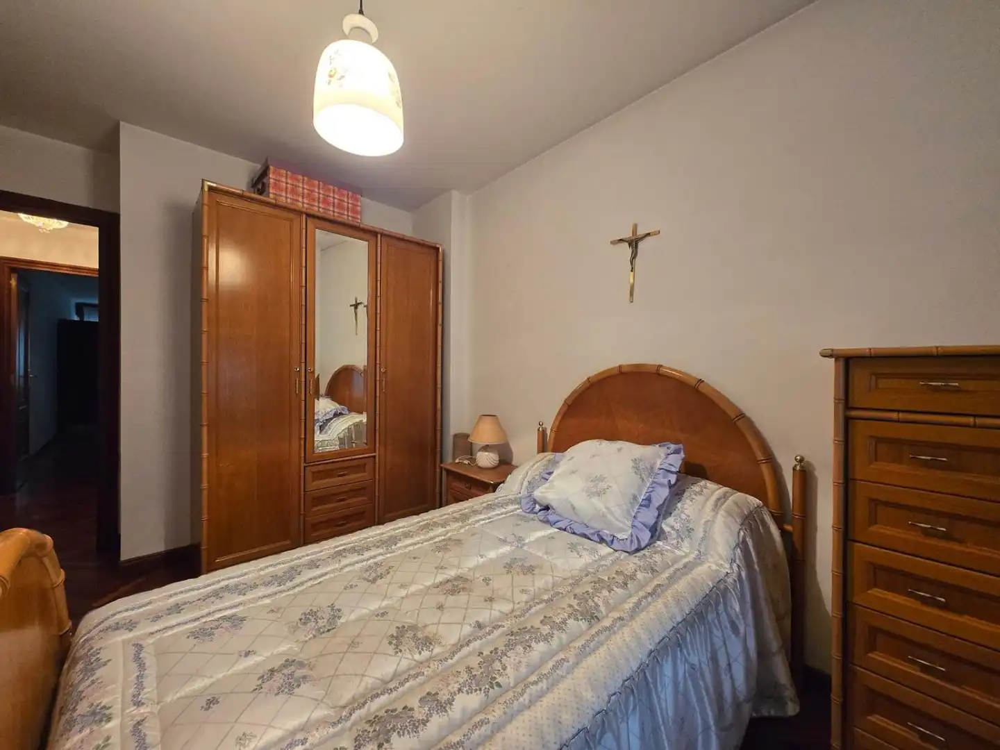Dormitori de Pis de lloguer en A Coruña Capital  amb Parquet i Moblat