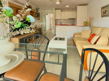 Flat with pool for sale in Calle de Londres