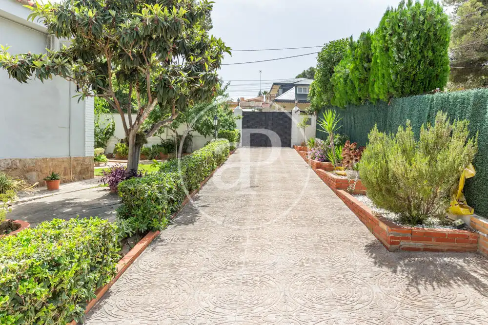 Jardín de Casa o chalet en venta en Chiva con Aire acondicionado, Calefacción y Jardín privado