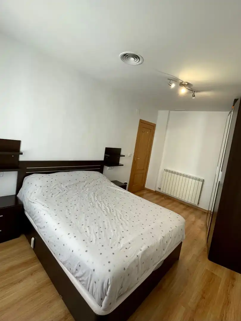 Habitación de Piso en venta en Monzón con Aire acondicionado, Calefacción y Amueblado