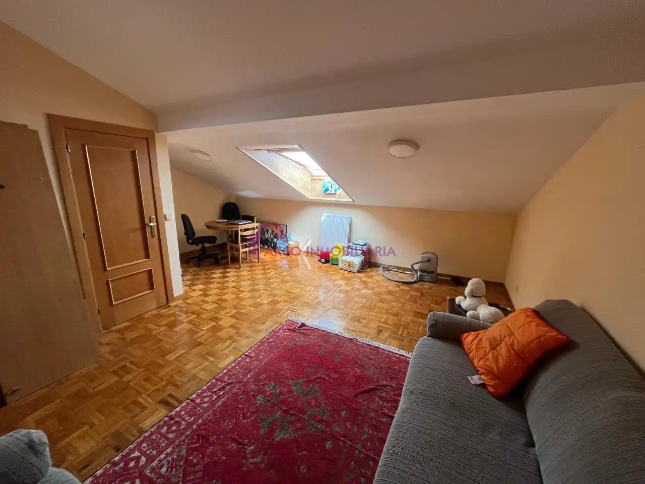 Detached homes for sale in Burgos  with Heating, Private garden and Parquet flooring