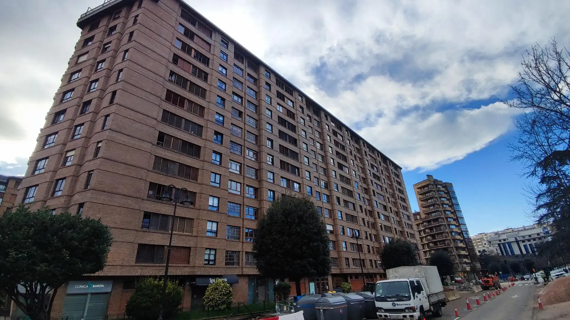 Vista exterior de Pis en venda en Gijón  amb Calefacció, Jardí privat i Terrassa