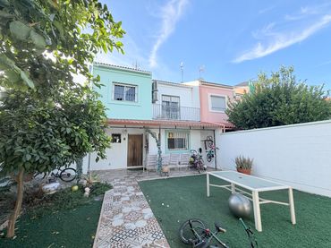 Adosado con jardín en venta en Calle Al-Andalus