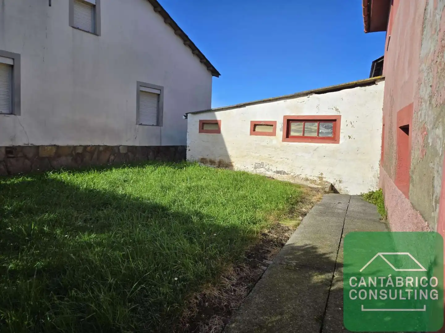 Houses for sale in Navia  with Heating, Storage room and Furnished