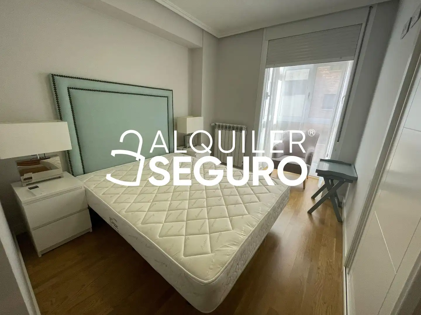 Dormitori de Pis de lloguer en Madrid amb Aire condicionat, Calefacció i Traster