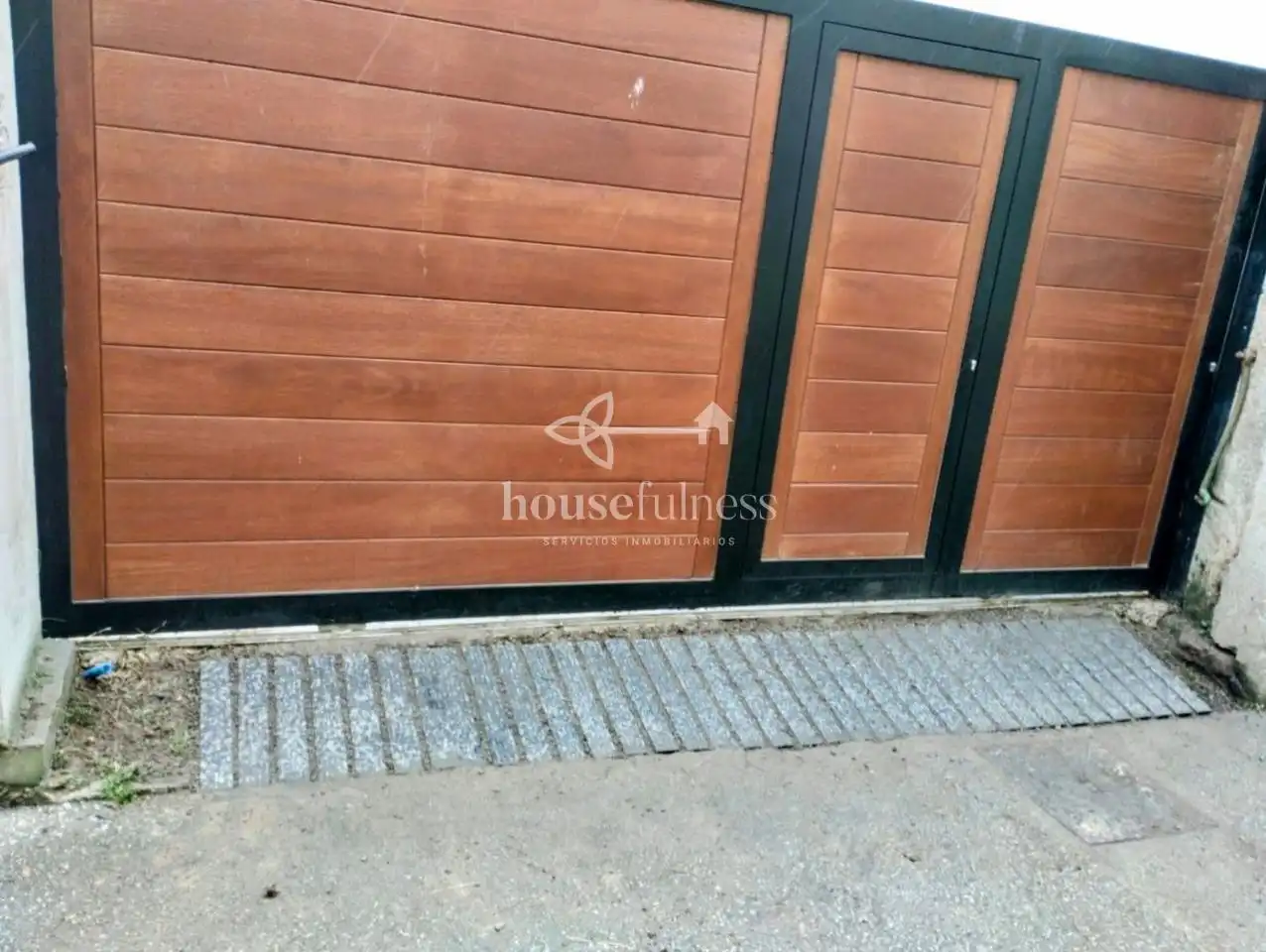 Aparcament de Casa o xalet en venda en Ferrol amb Calefacció, Jardí privat i Terrassa