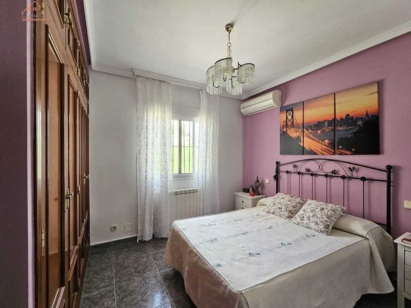 Dormitori de Casa o xalet en venda en Chinchón amb Aire condicionat, Calefacció i Jardí privat